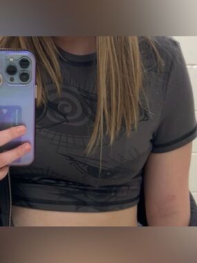 ROMWE Black/Grey Graphic Gothic Medium Eye Crop Top